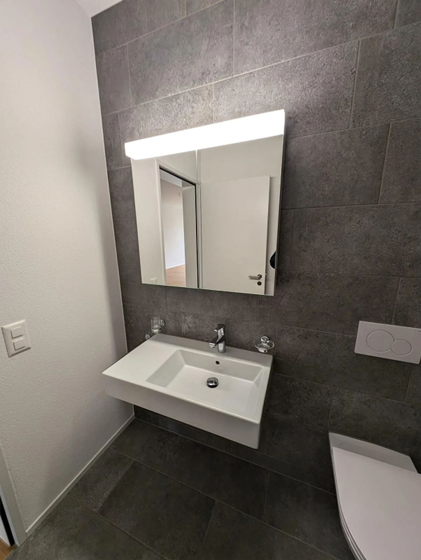 Looking for a new tenant, beautiful 2.5-room apartment with parking space in Cham - Photo 4 of 10