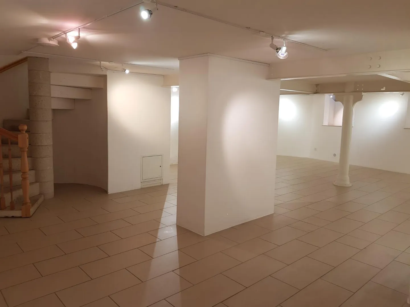 Place de la Collégiale, Valangin - Commercial space for rent on 2 levels - Photo 14 of 14