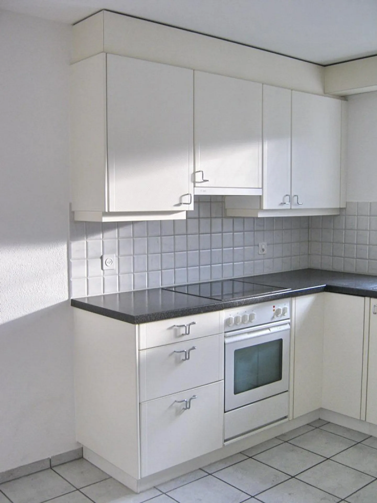 Bellissimo appartamento di 4,5 stanze con stufa a camino - Foto 4 di 14