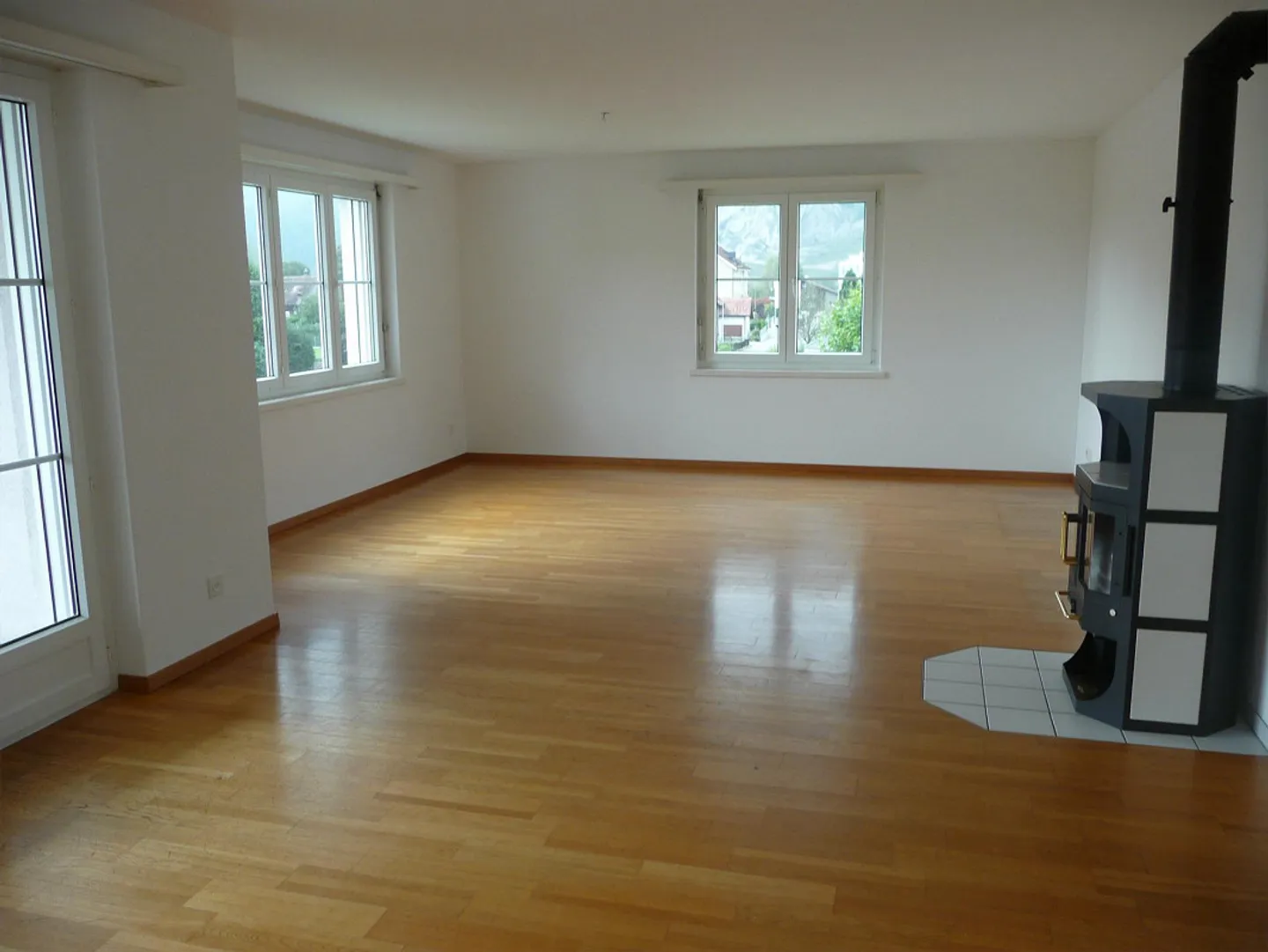 Bellissimo appartamento di 4,5 stanze con stufa a camino - Foto 7 di 14