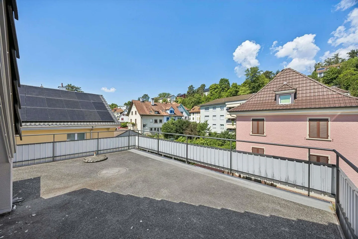Renovierte Wohnung mit Terrasse - Foto 9 von 10