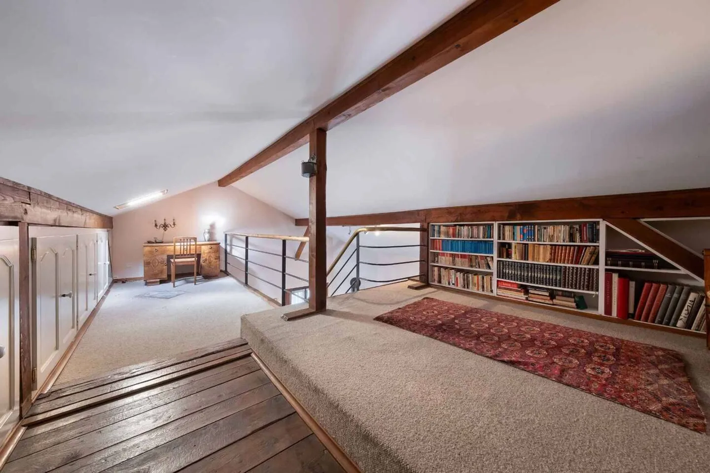 Charming village house with 8 rooms - Photo 9 of 12