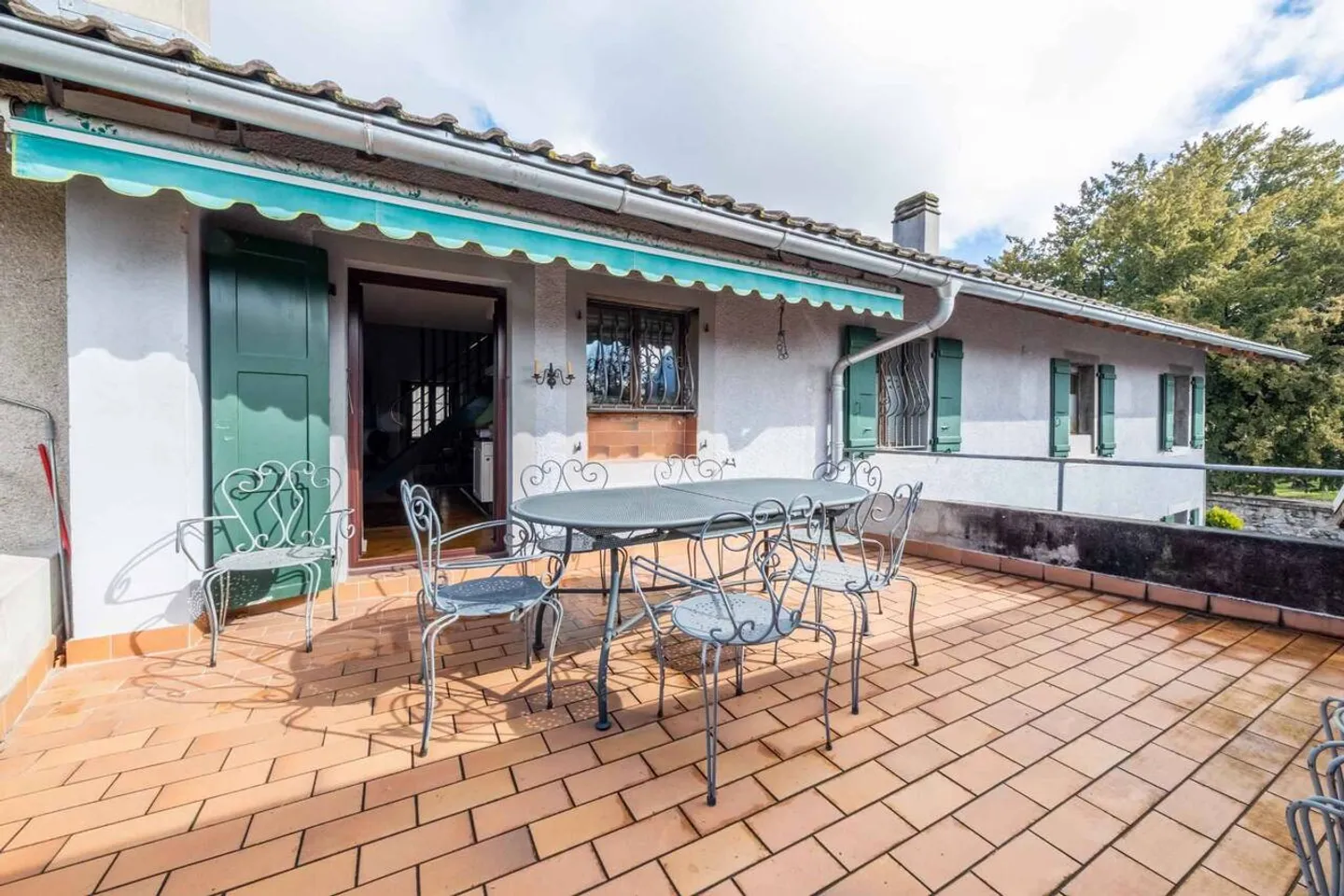 Charming village house with 8 rooms - Photo 4 of 12