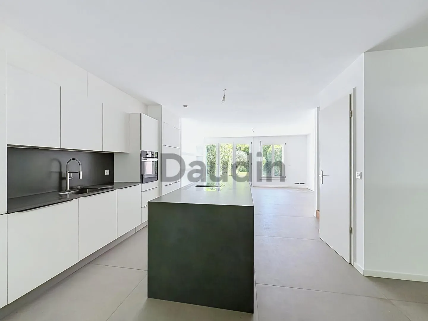 Adjacent renovated villa with garden in Versoix - Photo 3 of 13