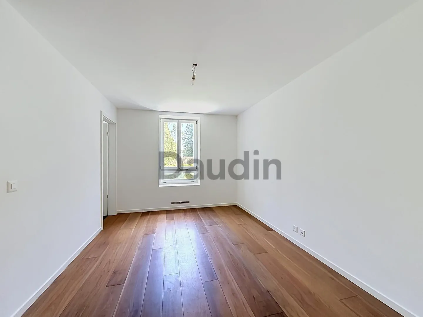 Adjacent renovated villa with garden in Versoix - Photo 7 of 13
