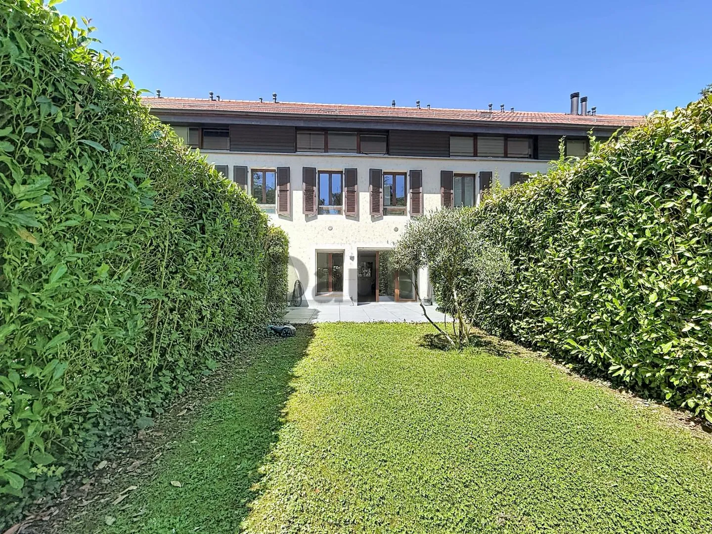 Adjacent renovated villa with garden in Versoix - Photo 13 of 13