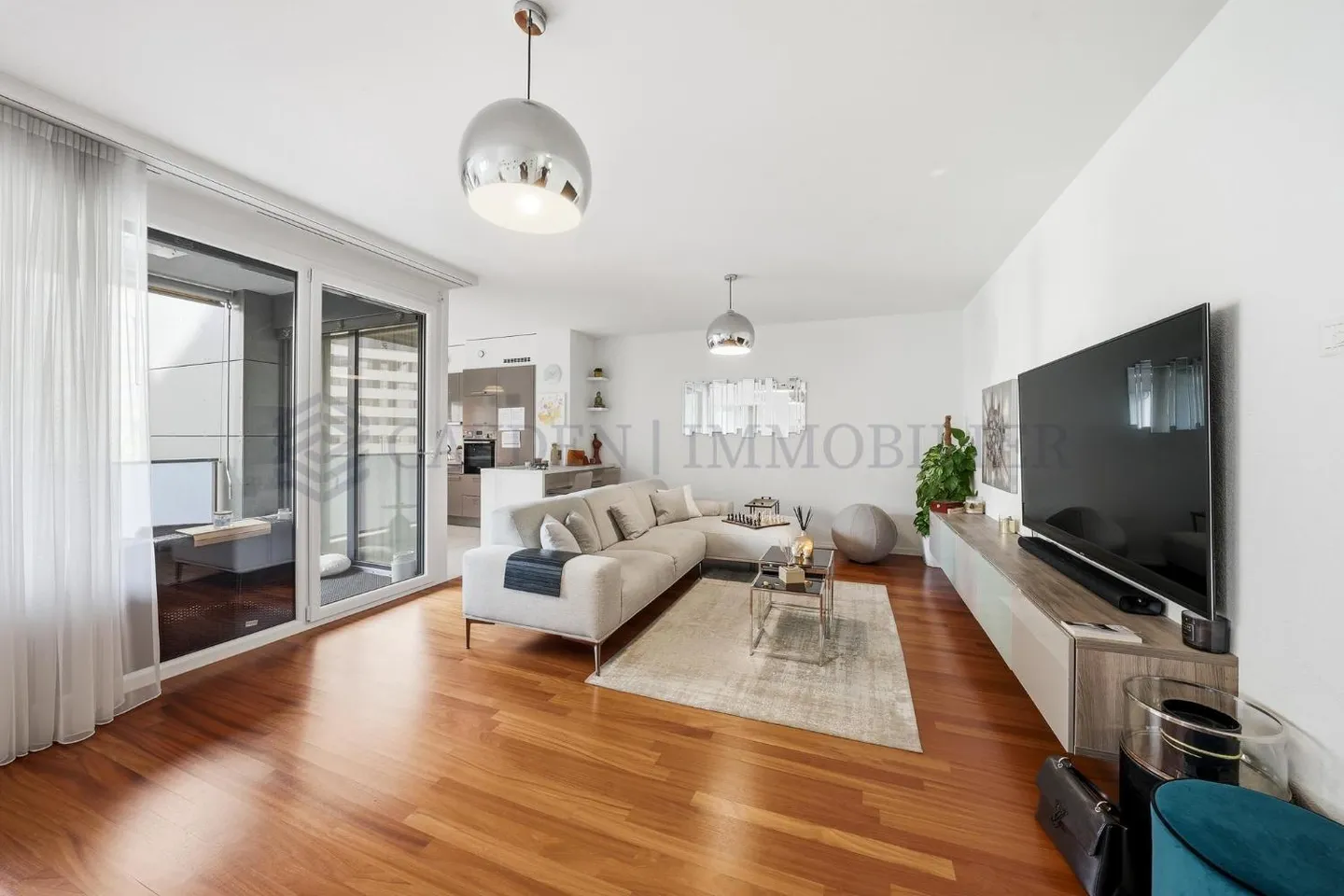 Superb 5.5-room furnished apartment, crossing - available October 2026 - Photo 5 of 8