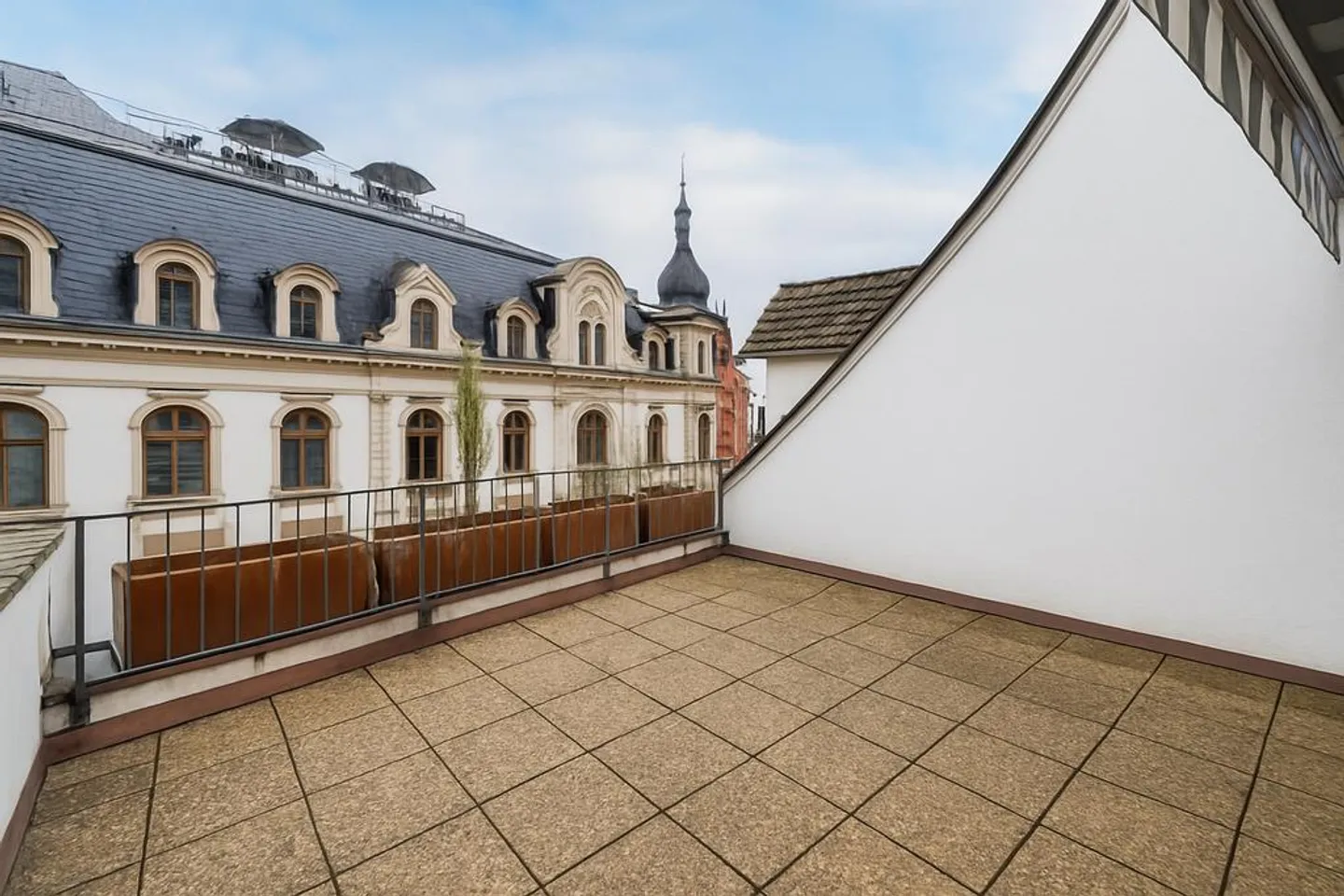 Living with History Charming Maisonette Apartment in the Heart of Basel - Photo 10 of 10