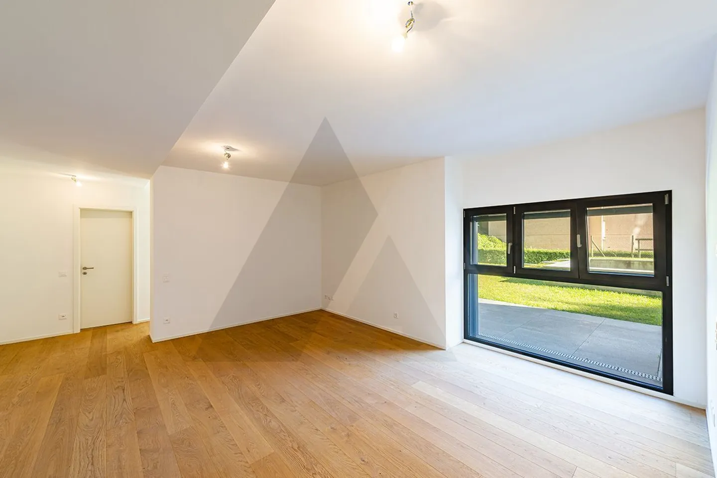 NEUE 2,5-ZIMMER-WOHNUNG MIT GARTEN IN LUGANO - Foto 4 von 8
