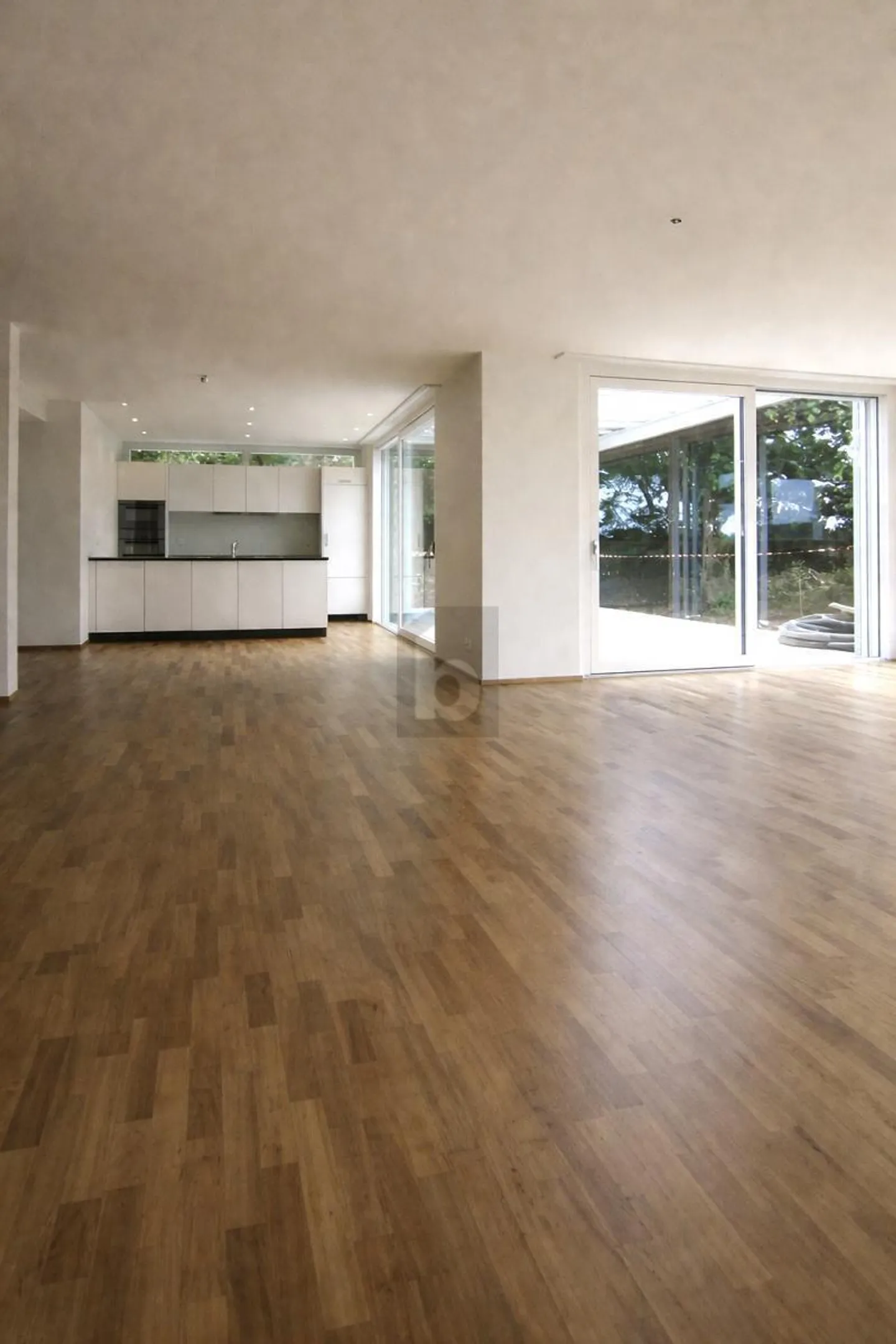 EXKLUSIV UND MODERN MITTEN IN DER STADT - Foto 2 von 5