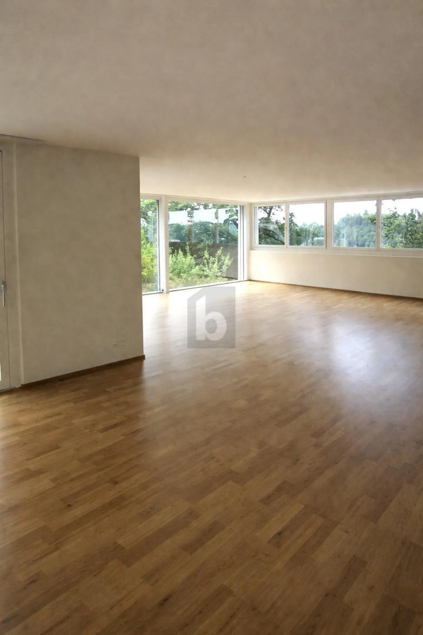 EXKLUSIV UND MODERN MITTEN IN DER STADT - Foto 3 von 5