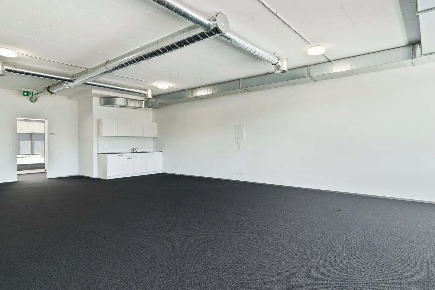 Office and commercial spaces with lake view and flexible sizes as needed - Photo 2 of 9