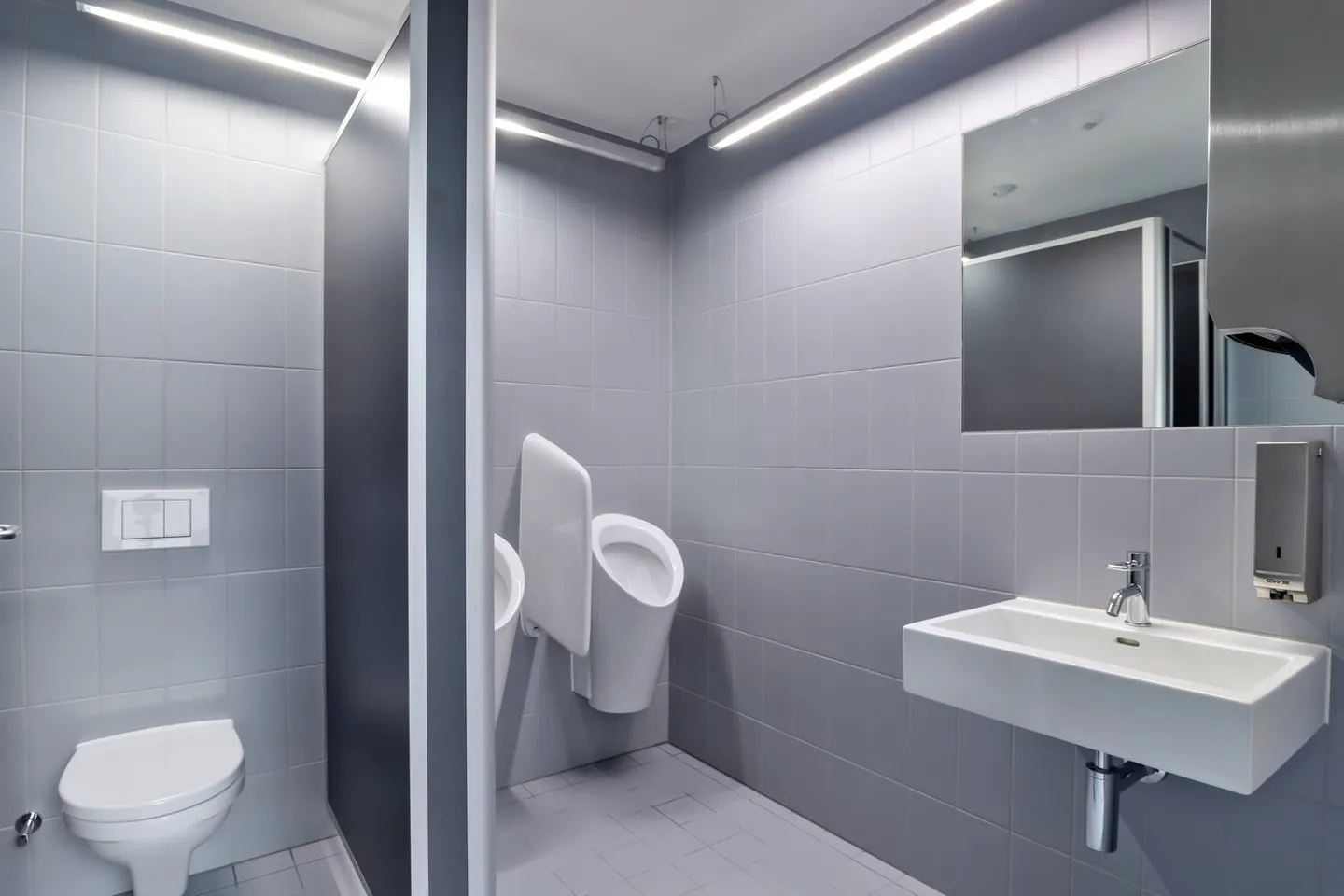 Office and commercial spaces with lake view and flexible sizes as needed - Photo 7 of 9