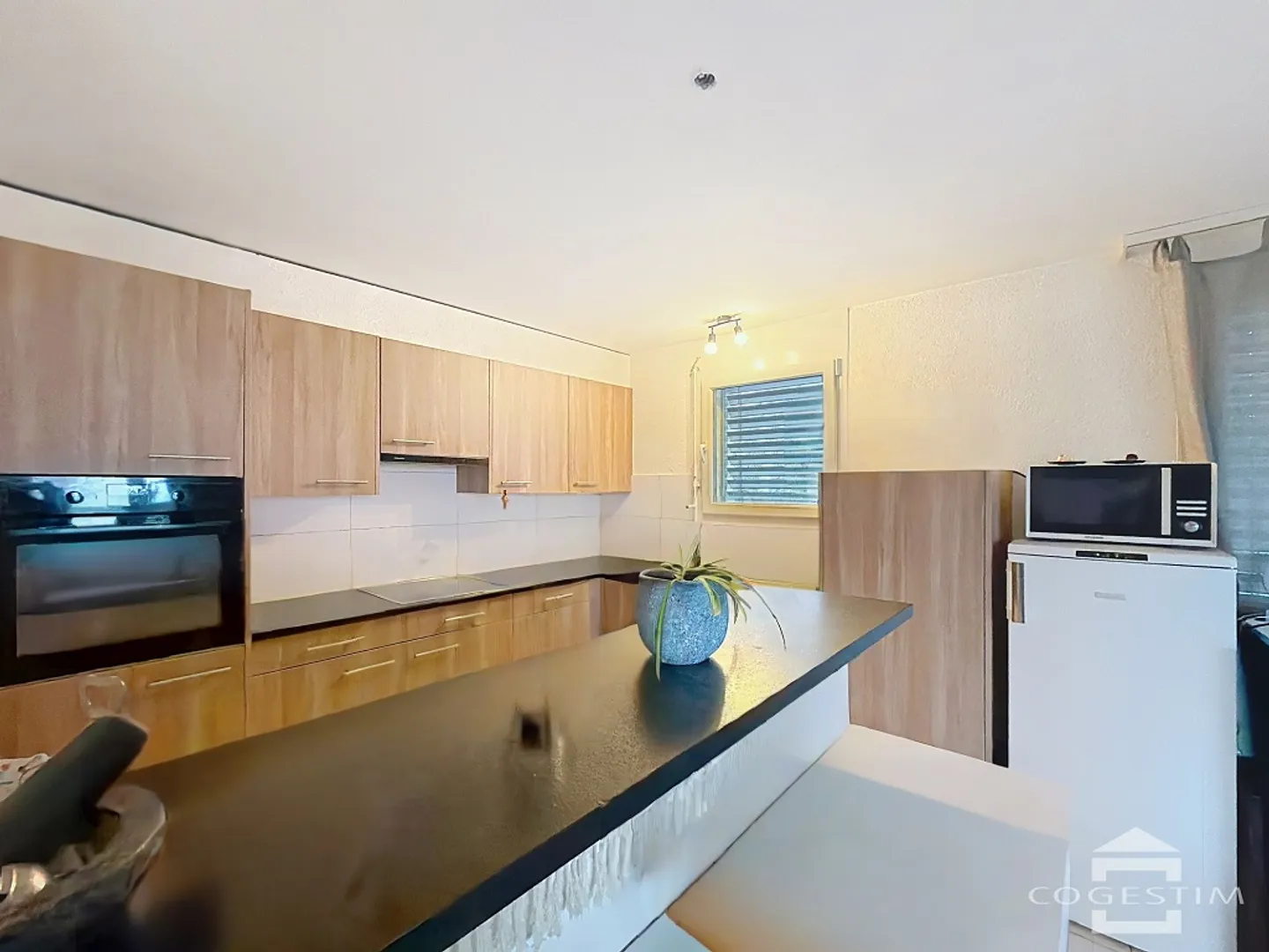 Charmant Appartement au Rez-de-Chaussée - Photo 2 sur 8