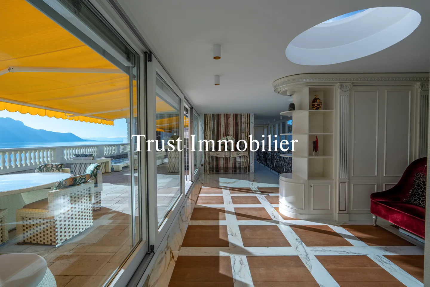 Exceptional Penthouse in the Heart of Montreux. Exclusive. - Photo 11 of 31