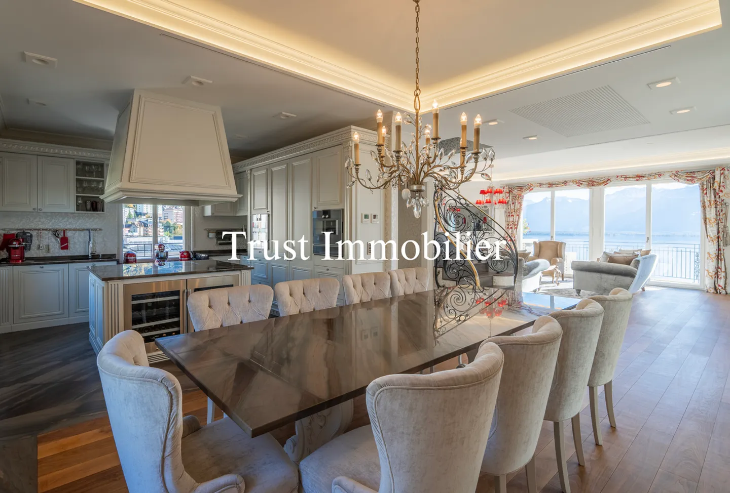 Exceptional Penthouse in the Heart of Montreux. Exclusive. - Photo 16 of 31