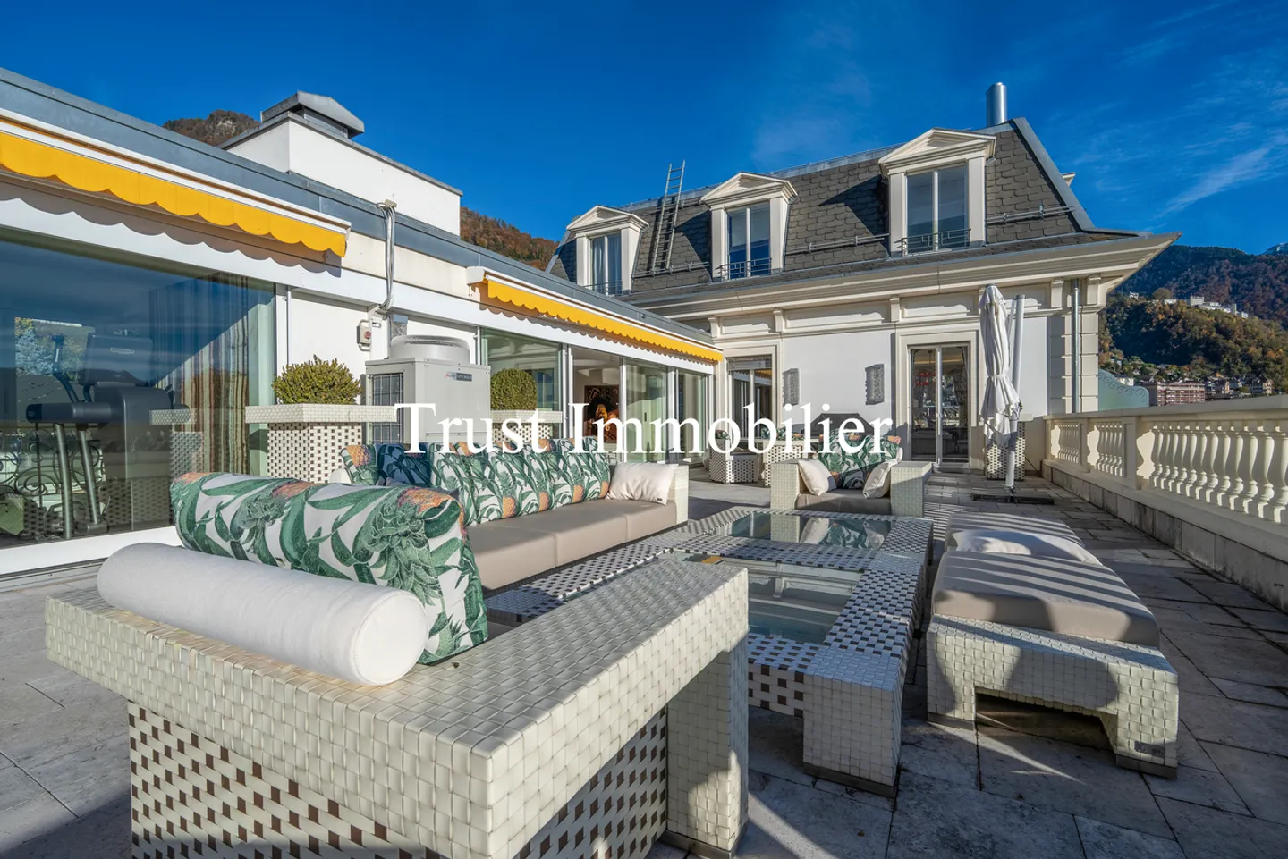 Exceptional Penthouse in the Heart of Montreux. Exclusive. - Photo 19 of 31