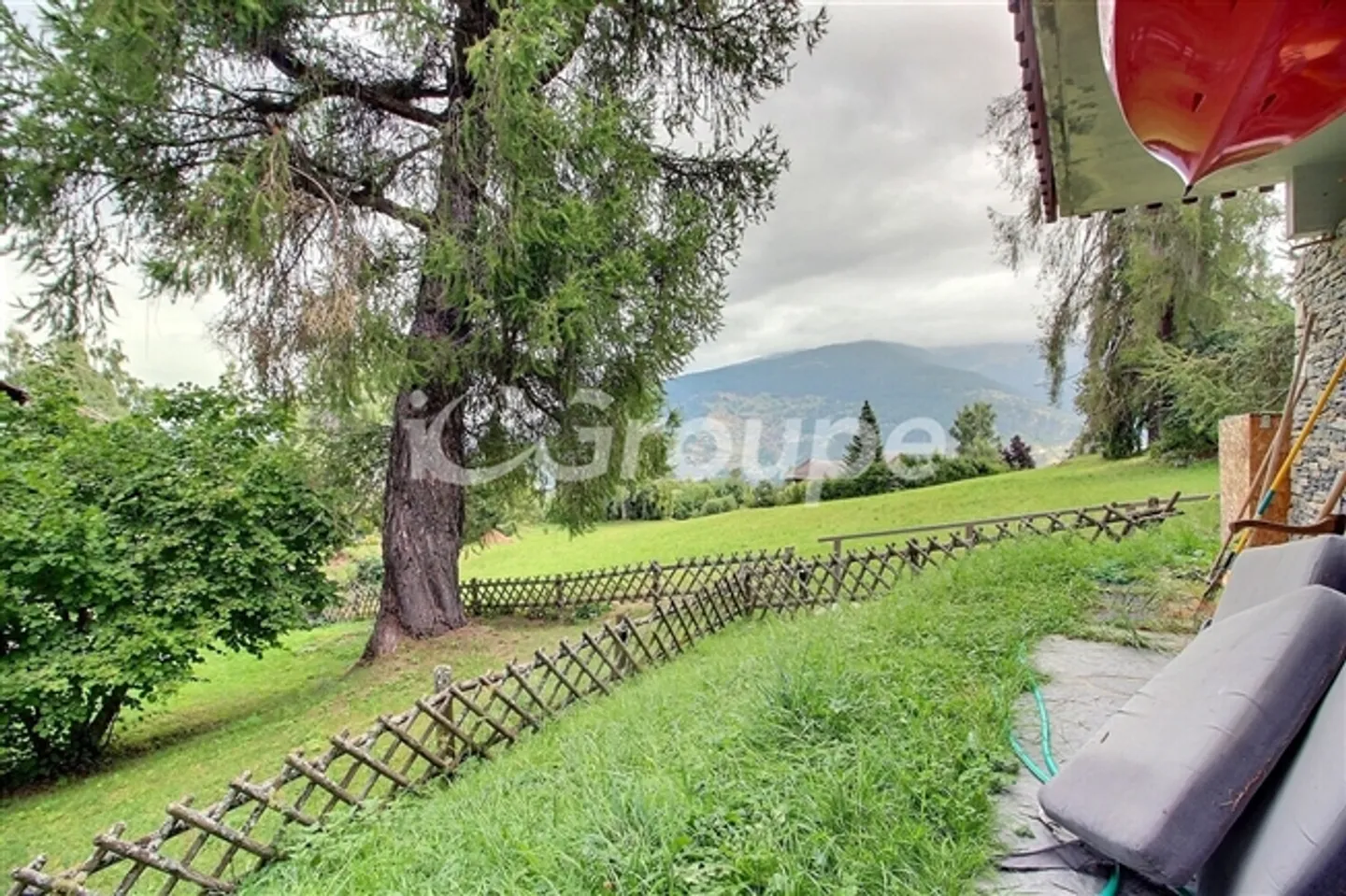 A charming chalet for rent in Les Mayens-de-Sion. - Photo 8 of 10