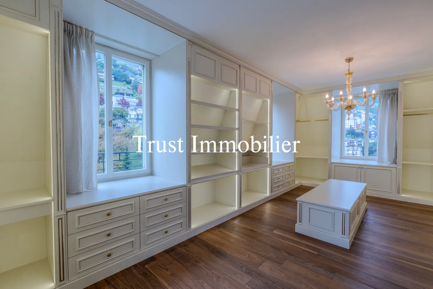 Exceptional Penthouse in the Heart of Montreux. Exclusive. - Photo 25 of 31