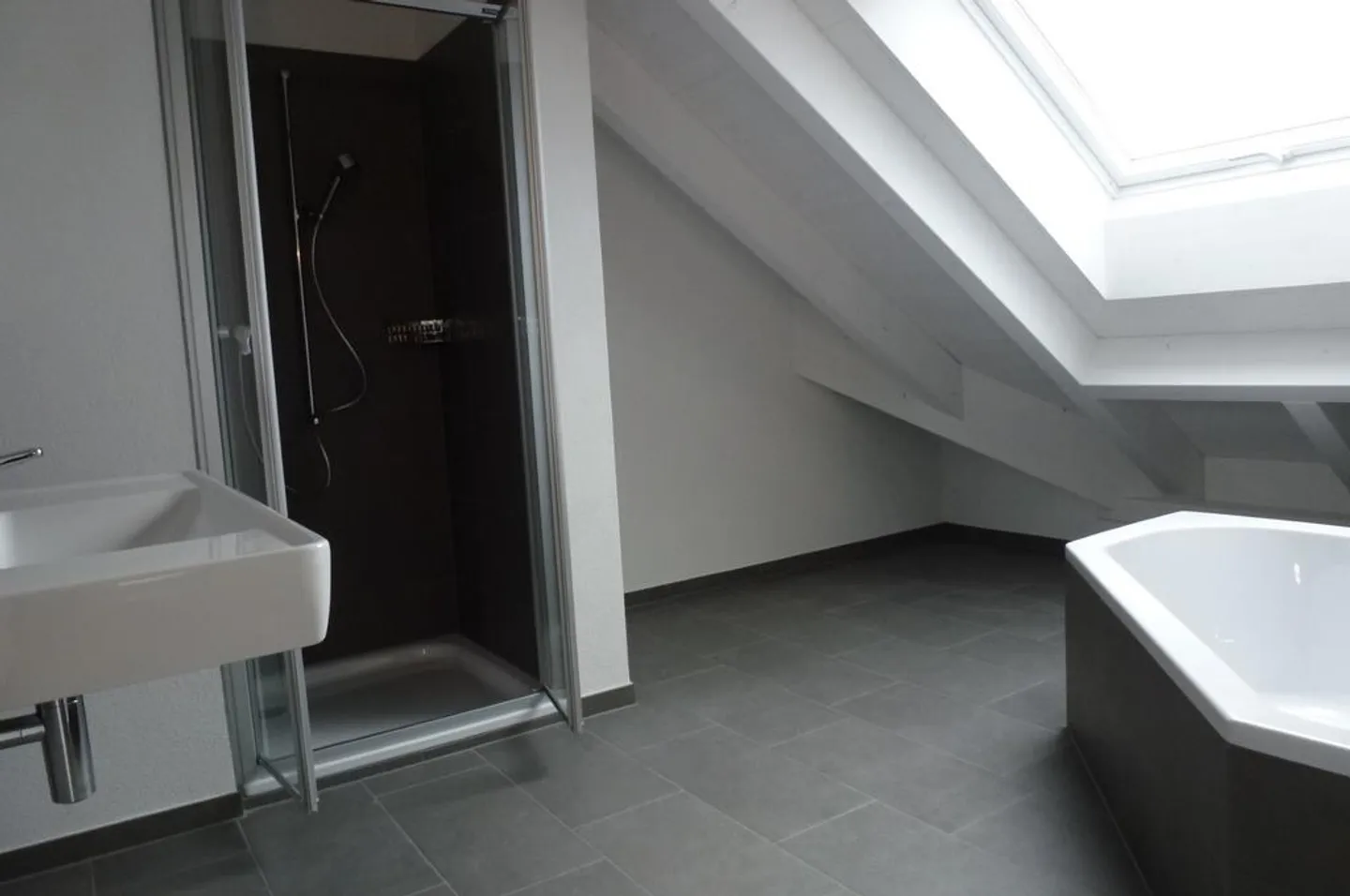 Moderne und helle 3.5 Zimmerwohnung in Münchenstein - Photo 5 sur 8