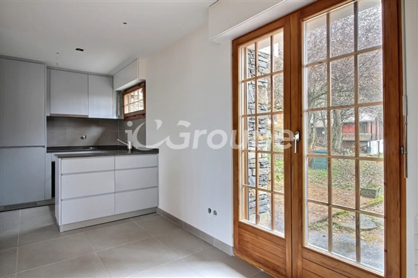 A charming chalet for rent in Les Mayens-de-Sion. - Photo 3 of 10