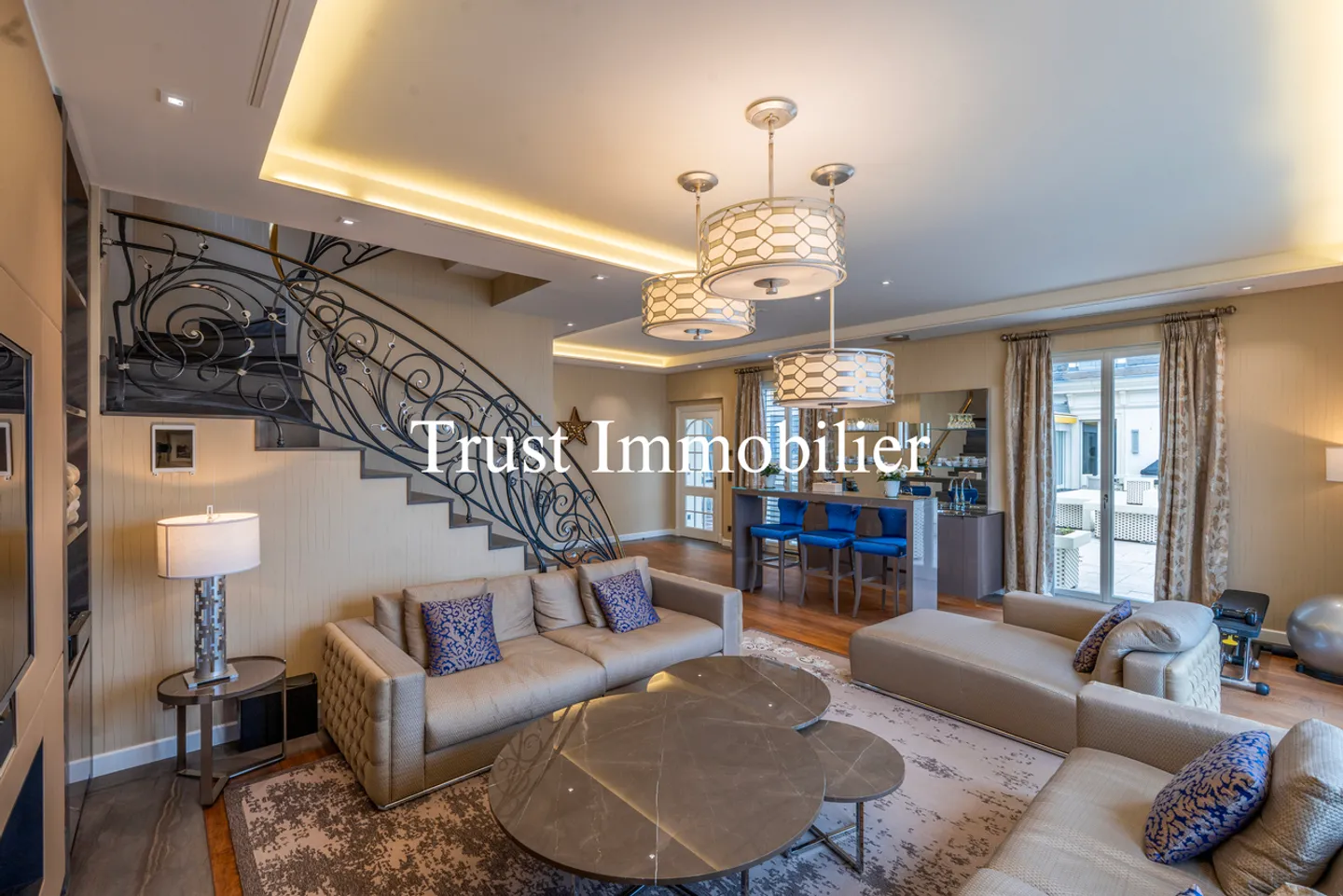 Exceptional Penthouse in the Heart of Montreux. Exclusive. - Photo 26 of 31