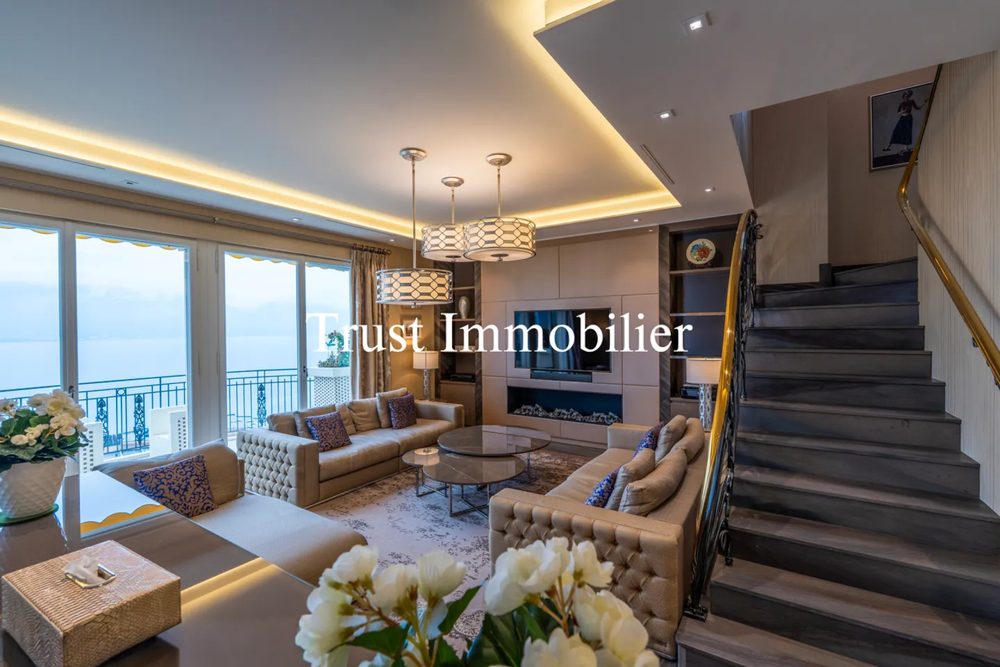 Exceptional Penthouse in the Heart of Montreux. Exclusive. - Photo 27 of 31