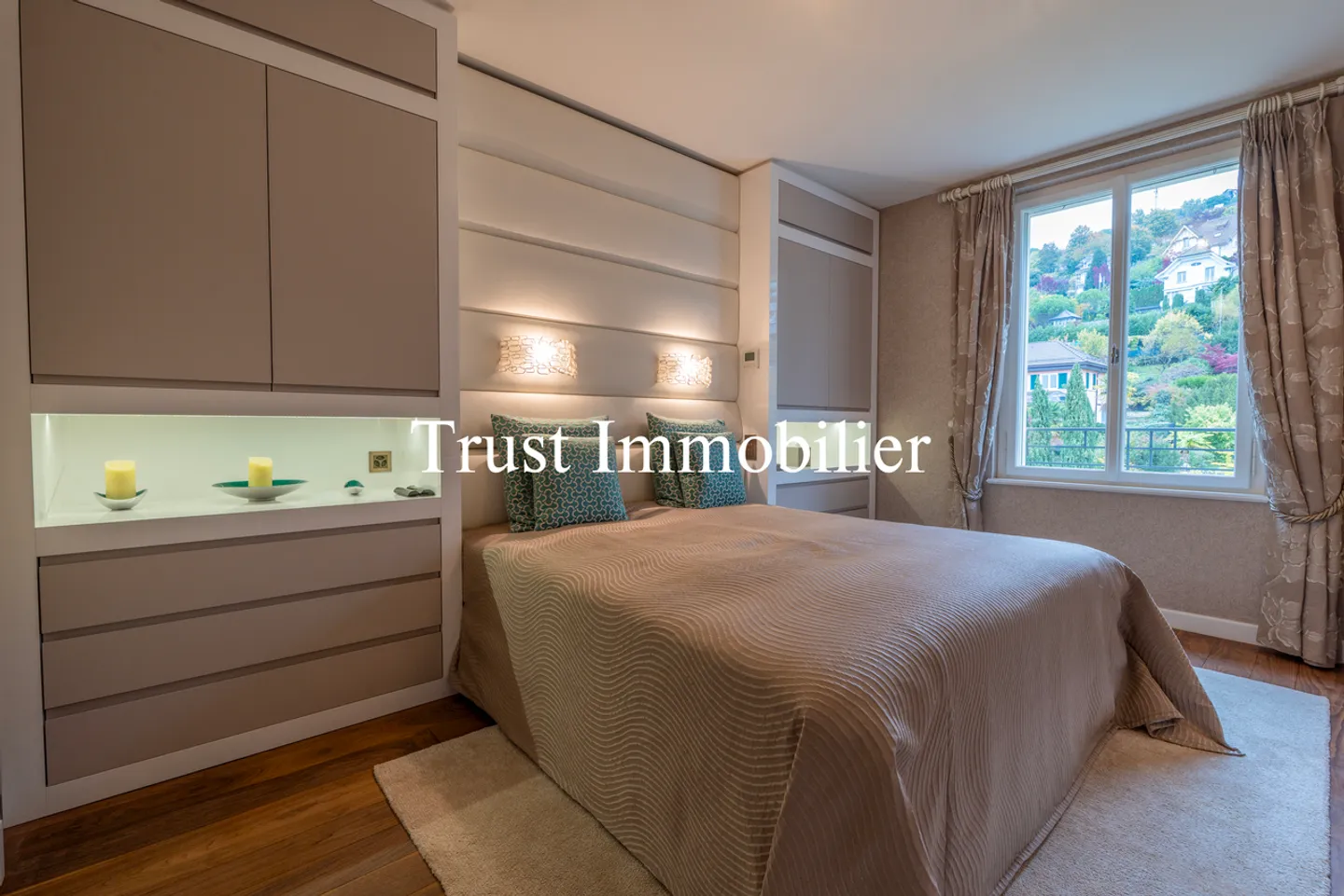 Exceptional Penthouse in the Heart of Montreux. Exclusive. - Photo 29 of 31