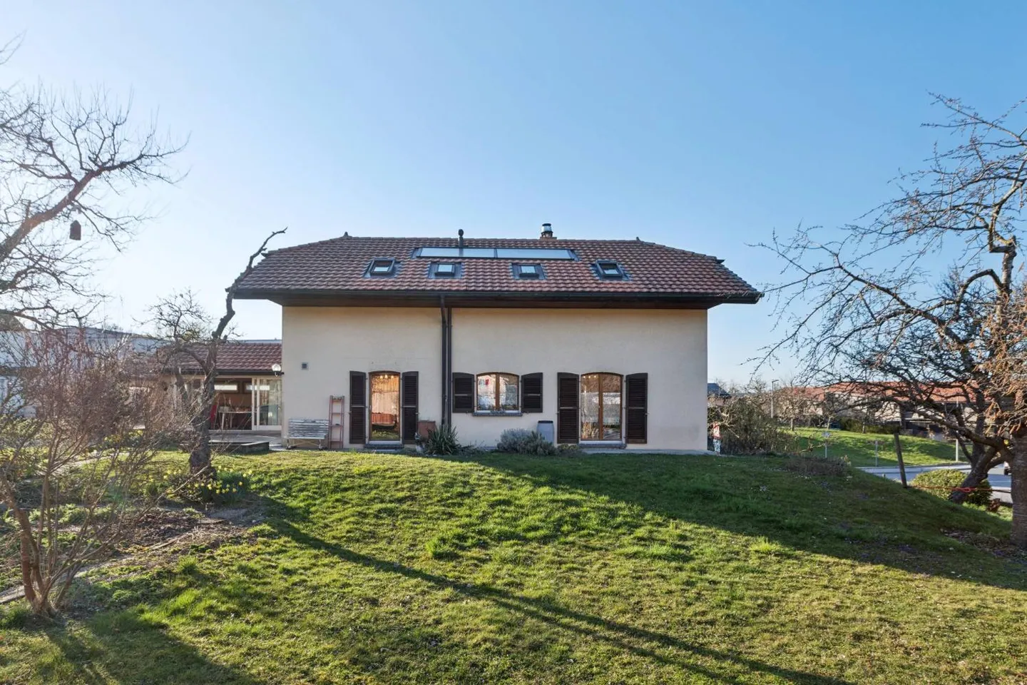 Maison familiale spacieuse - Photo 2 sur 8