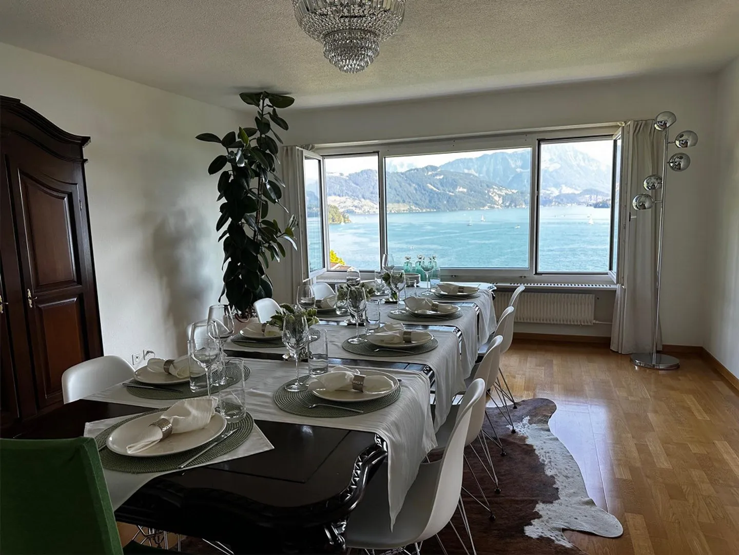 Vue d'un appartement spacieux de 5.5 pièces en attente de nouveaux locataires à partir du 1er mai - Photo 3 sur 4