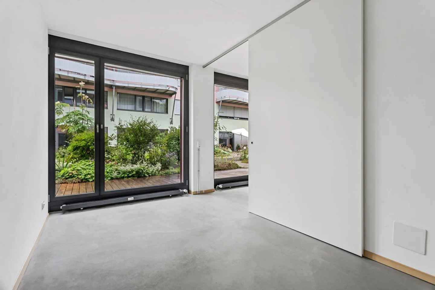 Modern 2.5-Room Apartment in Köniz - Photo 5 of 6