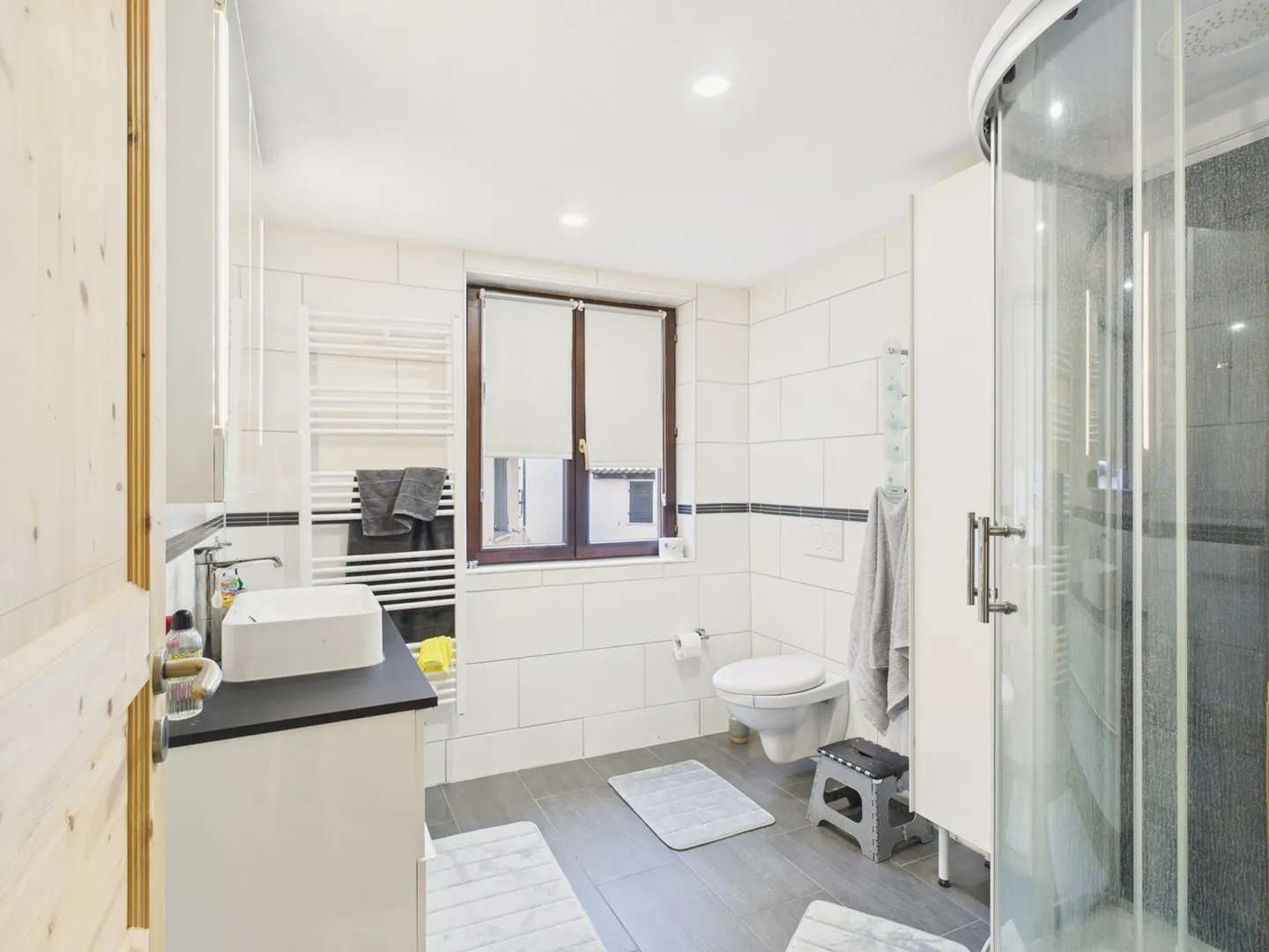 Appartement en duplex de 3,5 pièces à Rheineck - Photo 6 sur 7