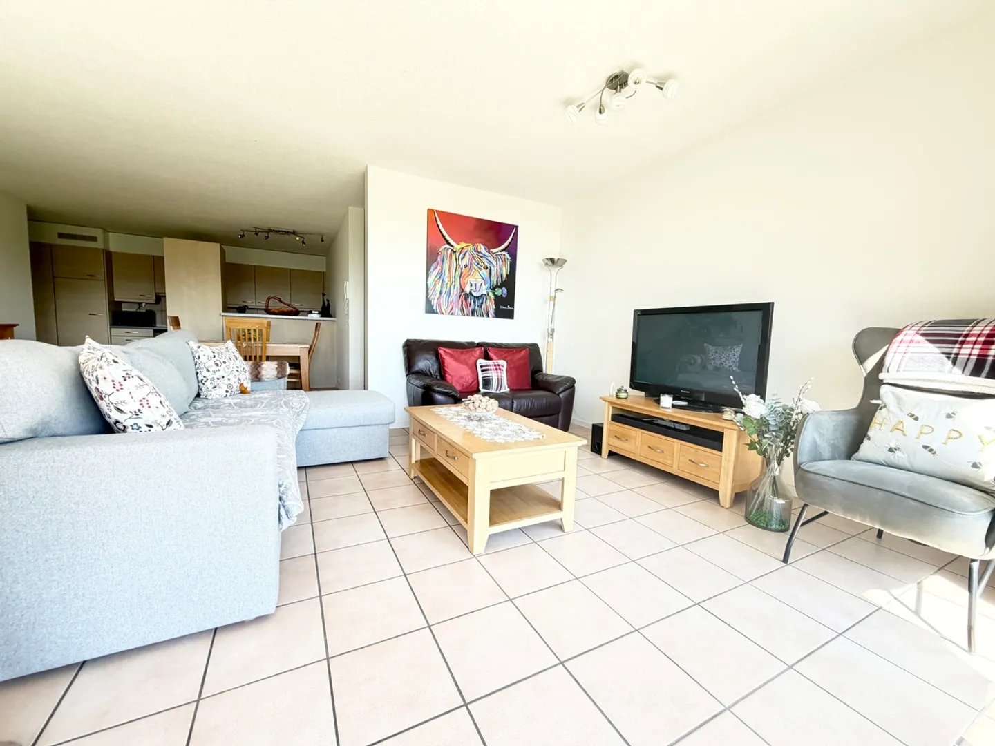 Bel appartement de 3,5 pièces avec terrasse - Photo 2 sur 7