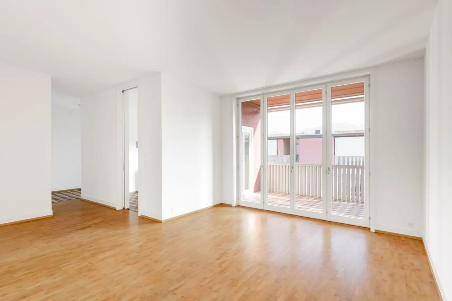 Appartement moderne et extraordinaire de 4,5 pièces avec balcon - Photo 4 sur 9