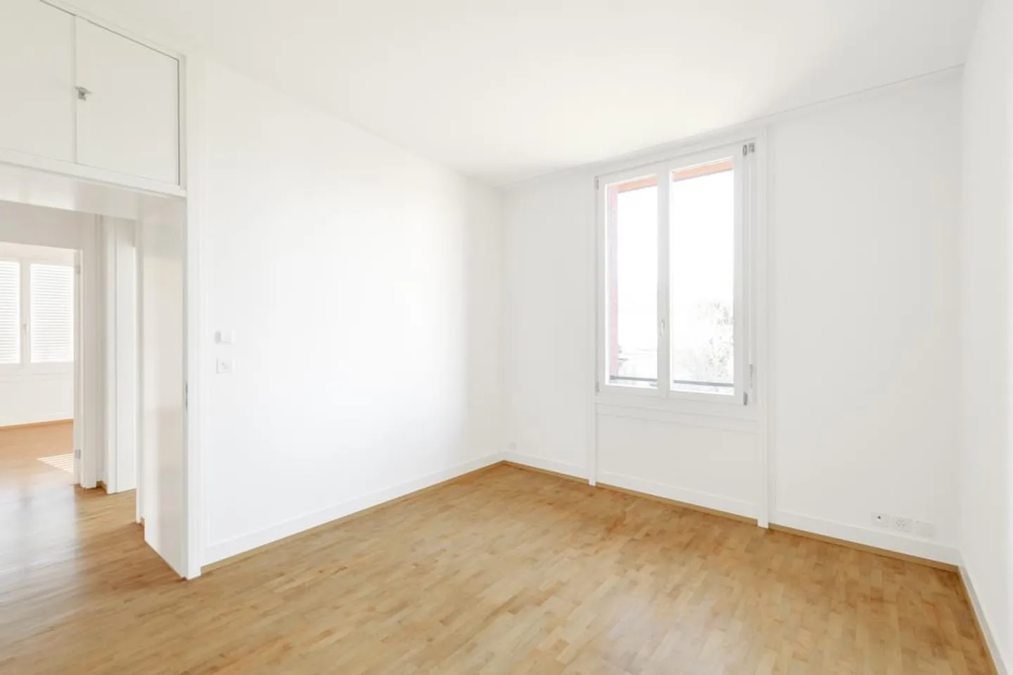 Appartement moderne et extraordinaire de 4,5 pièces avec balcon - Photo 5 sur 9