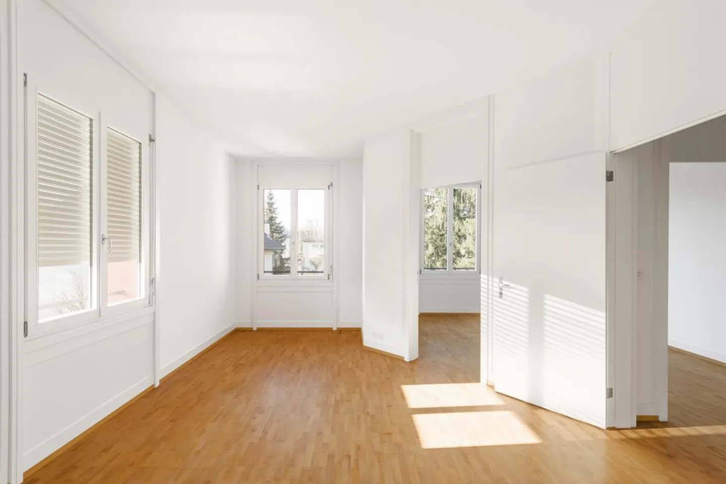 Appartement moderne et extraordinaire de 4,5 pièces avec balcon - Photo 6 sur 9