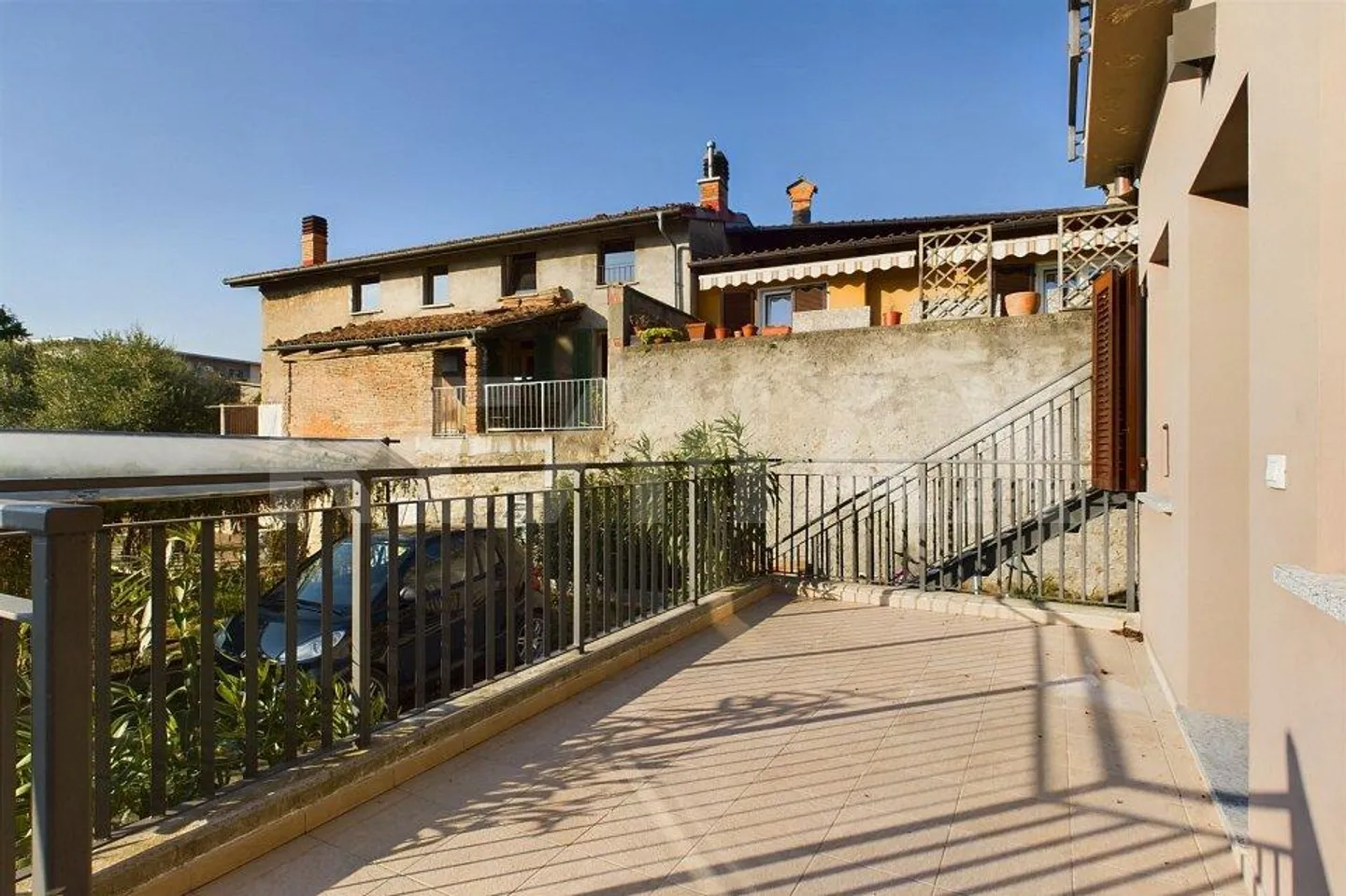 Renovierte 3-Zimmer-Wohnung mit Terrasse und offener Aussicht - Foto 4 von 12