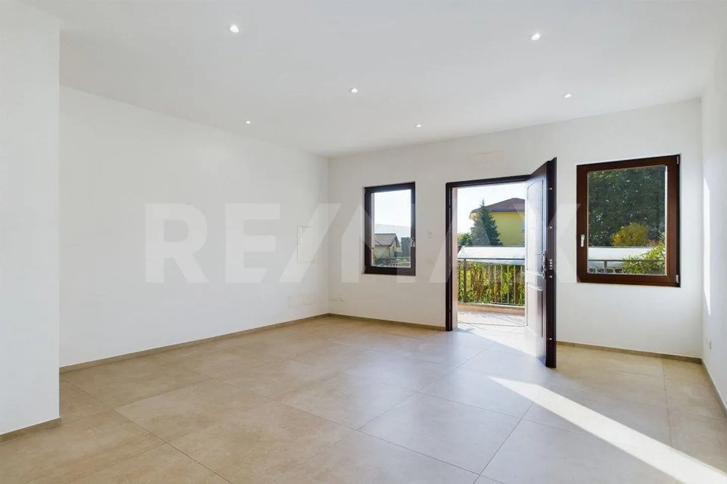 Renovierte 3-Zimmer-Wohnung mit Terrasse und offener Aussicht - Foto 6 von 12