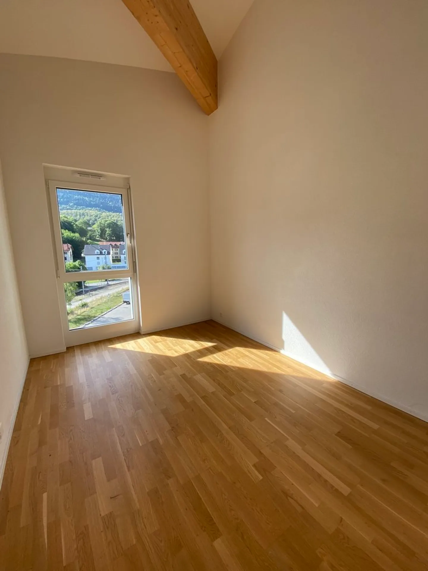 Spazioso Appartamento Attico - Foto 4 di 10