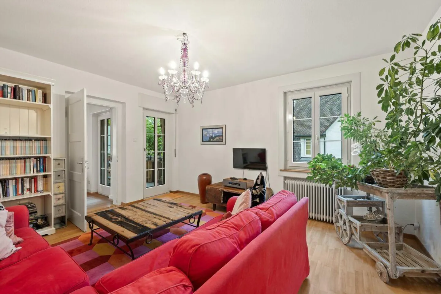 Zweifamilienhaus in Baden - Magischer Rückzugsort mit Mieteinnahmen - Foto 3 von 30