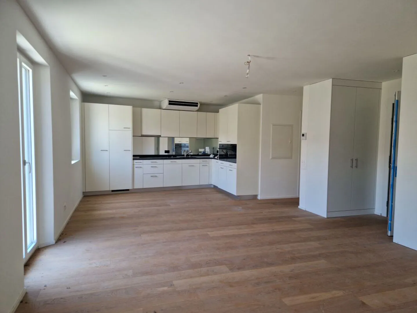 Appartamento al primo piano di 3 ½ locali con vista lago | 3 ½ Zimmerwohnung im ersten Stock mit Seesicht - Foto 1 di 5