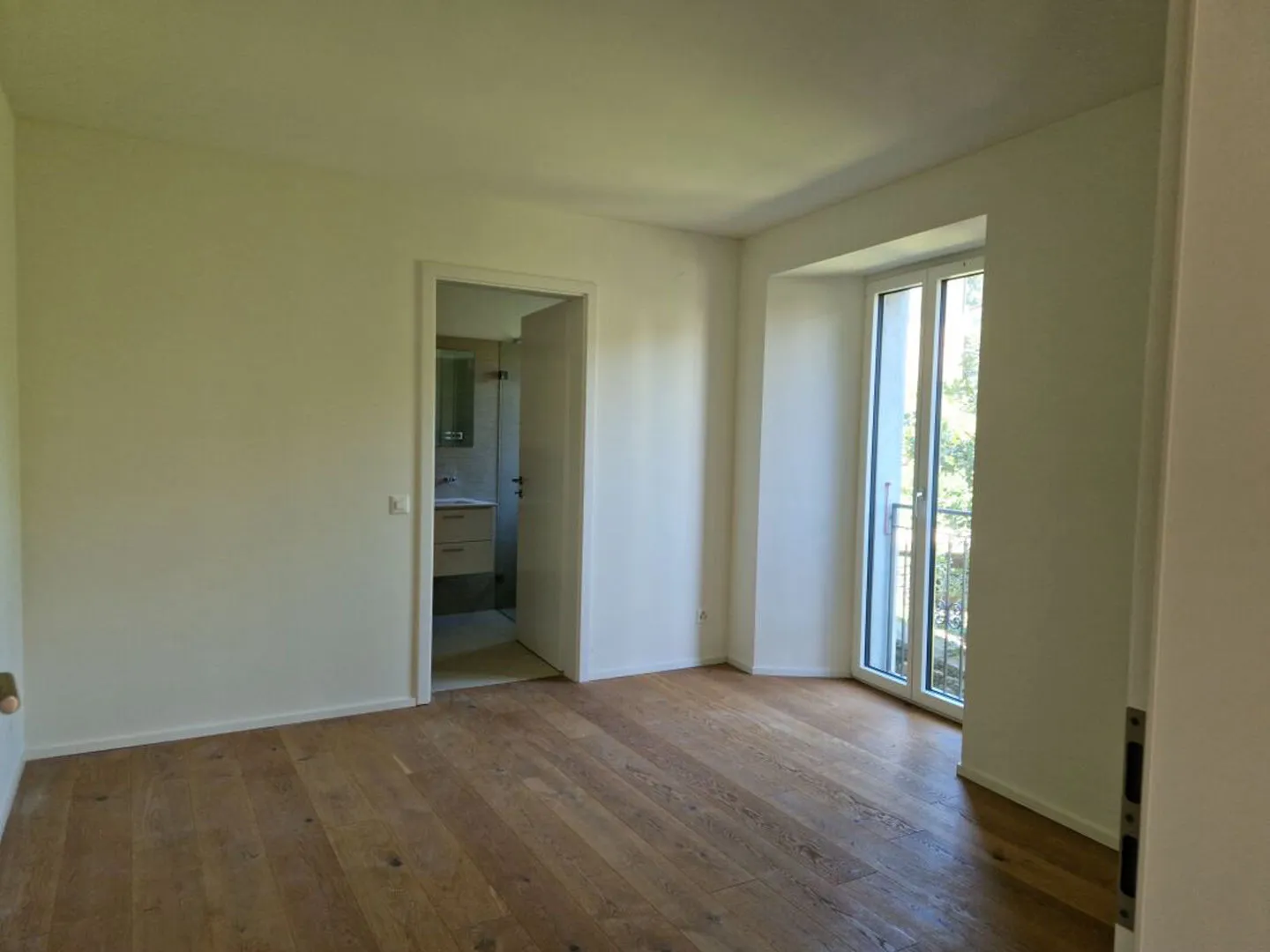 Appartamento al primo piano di 3 ½ locali con vista lago | 3 ½ Zimmerwohnung im ersten Stock mit Seesicht - Foto 4 di 5