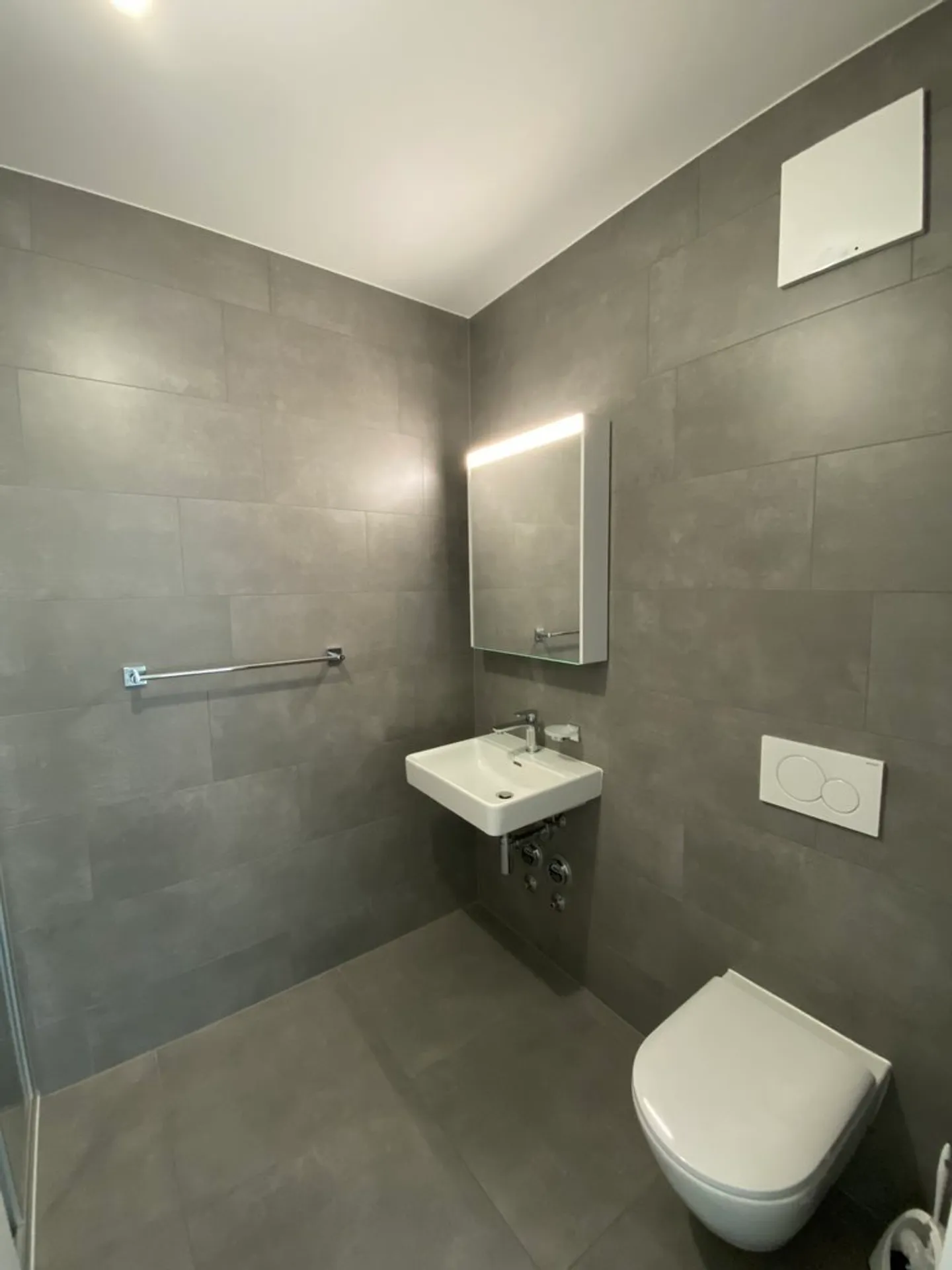 Spazioso Appartamento Attico - Foto 7 di 10