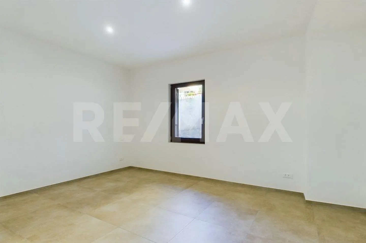 Renovierte 3-Zimmer-Wohnung mit Terrasse und offener Aussicht - Foto 8 von 12