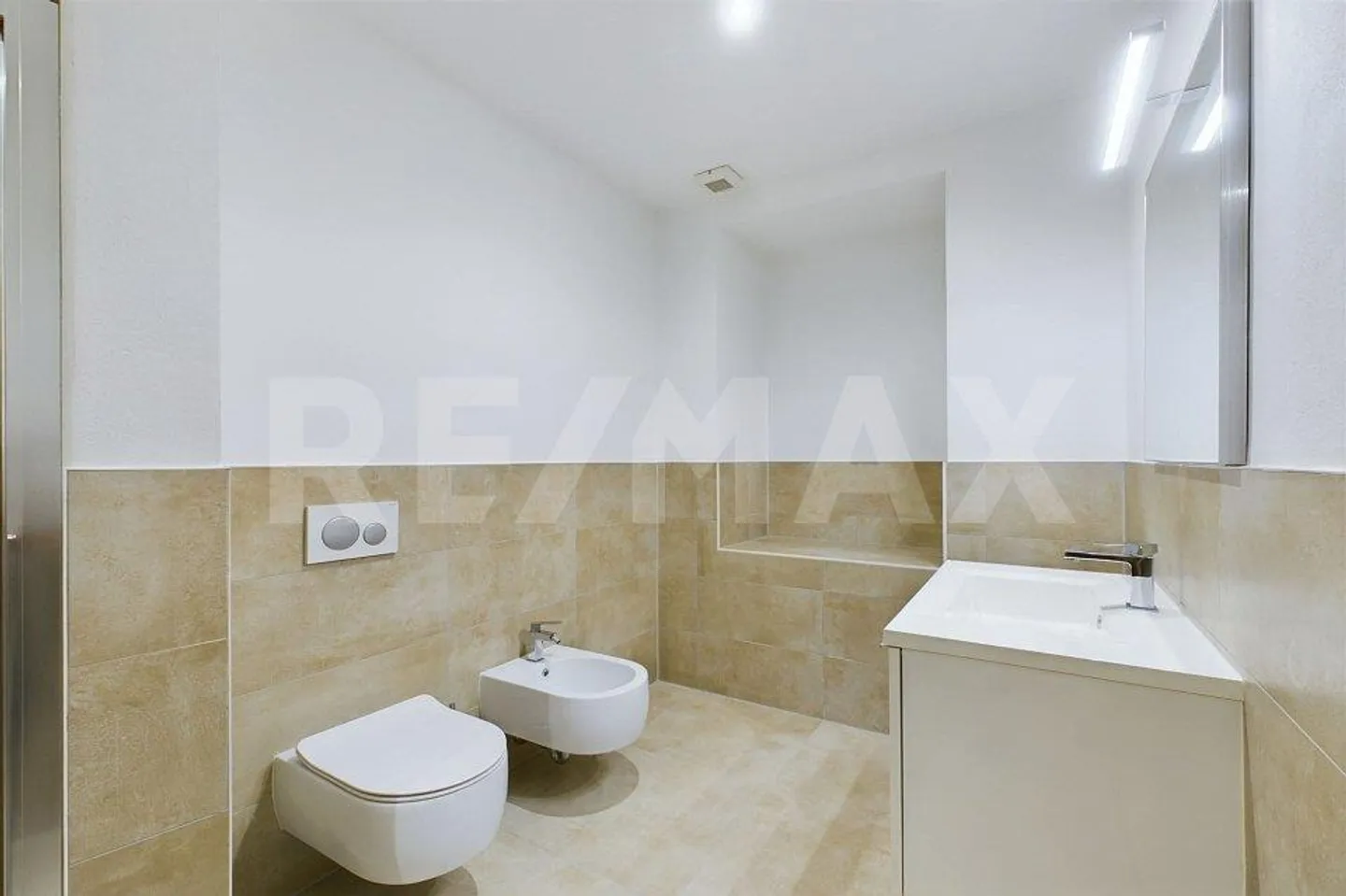 Renovierte 3-Zimmer-Wohnung mit Terrasse und offener Aussicht - Foto 10 von 12