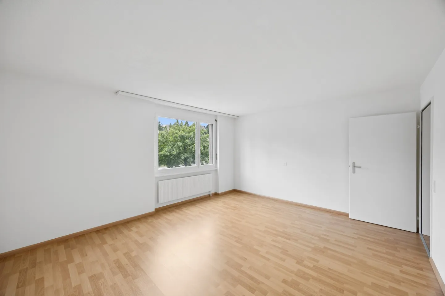 Dreamlike renovated apartment - Photo 8 of 10