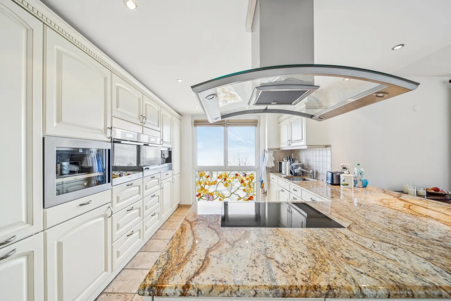 Geräumige Wohnung mit Balkonen und herrlicher Aussicht - Foto 3 von 14