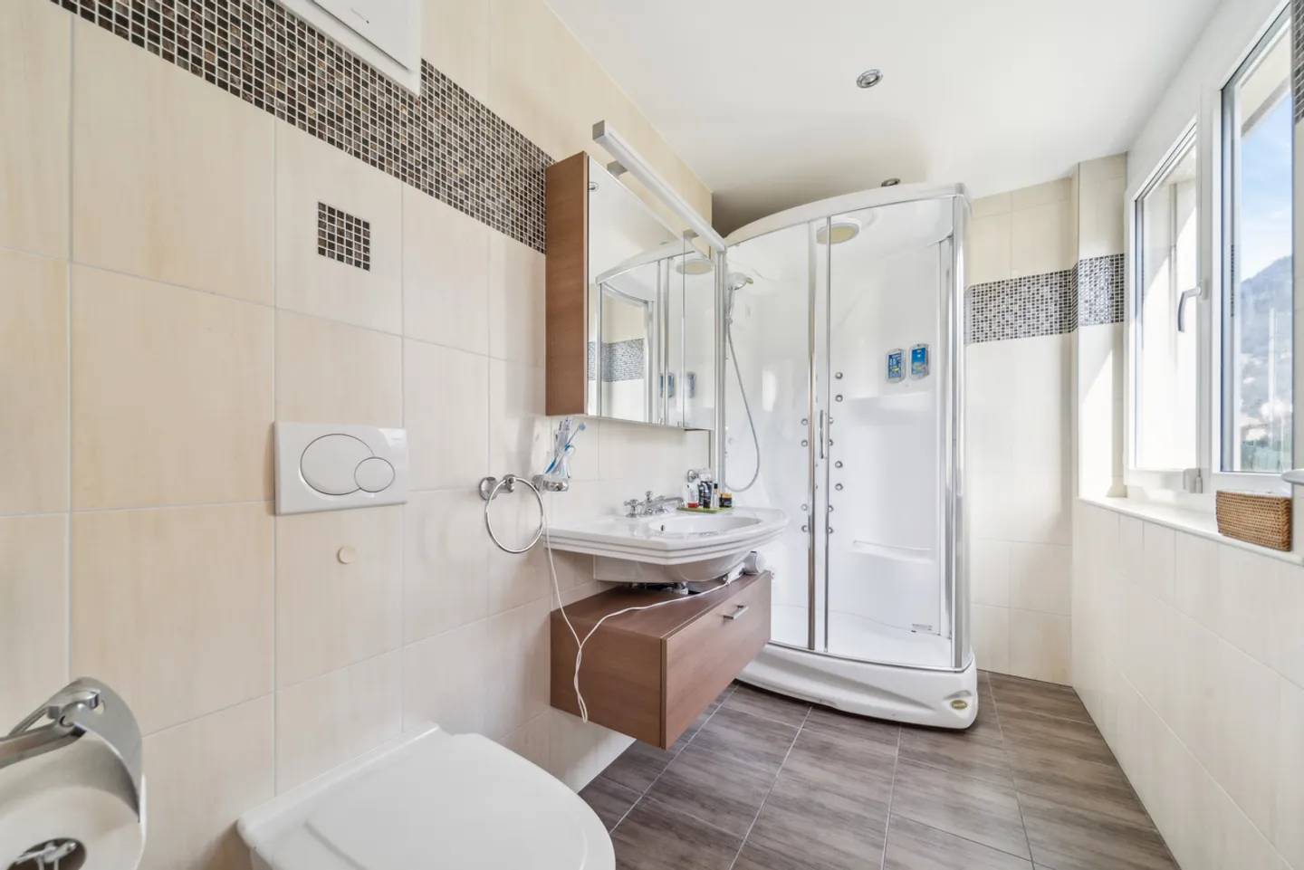 Geräumige Wohnung mit Balkonen und herrlicher Aussicht - Foto 10 von 14