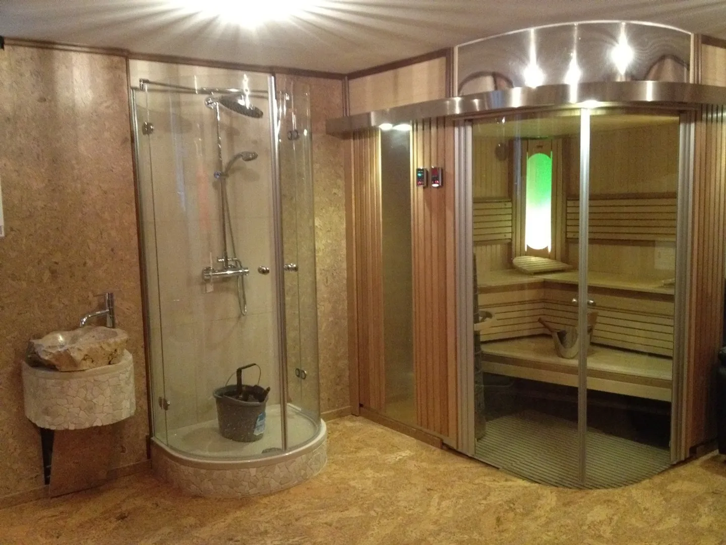 Geräumige Wohnung mit Balkonen und herrlicher Aussicht - Foto 11 von 14