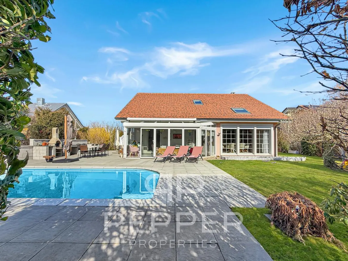 Spacious individual villa ideally located in the heart of Attalens - Photo 1 of 13